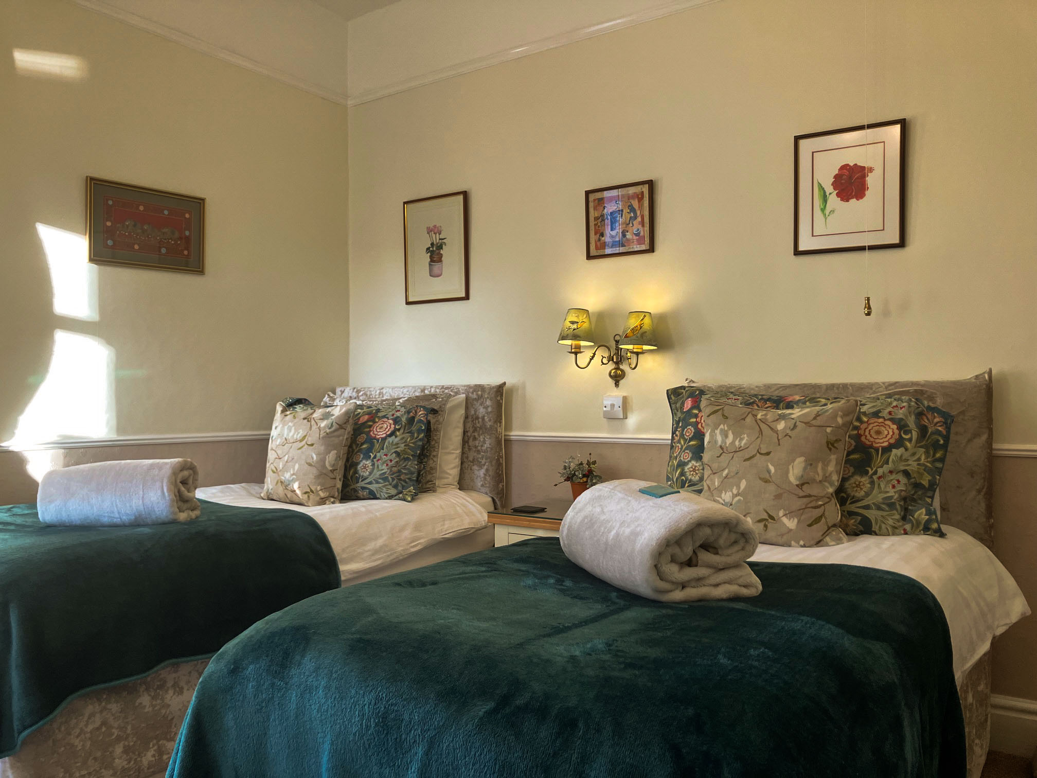 b&b room 3 bedroom with twin beds