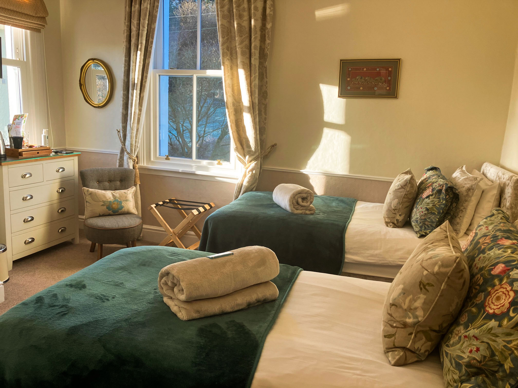 b&b room 3 with beds and window